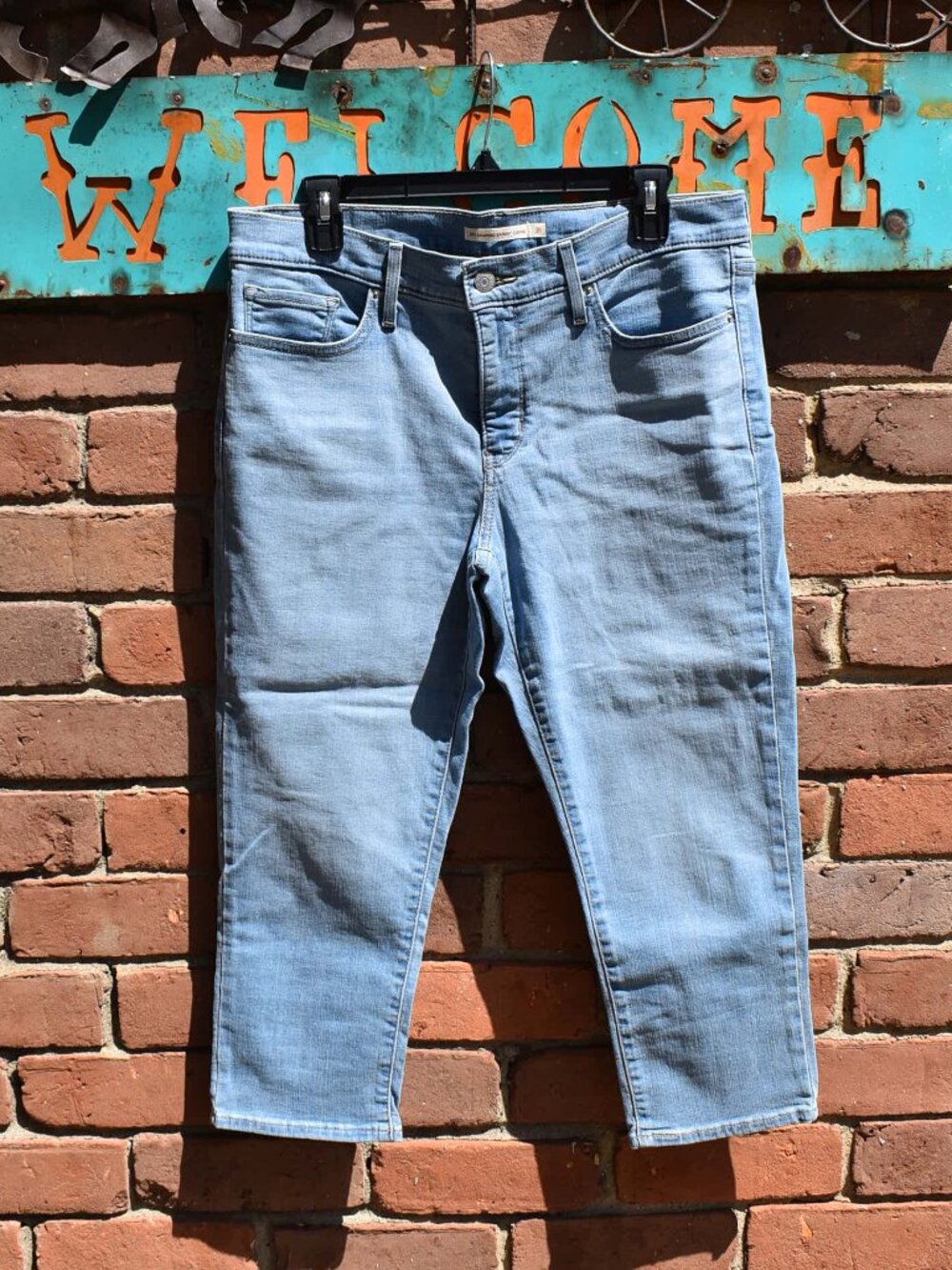 Levi's 311 Shaping Skinny Capri Pants Size 31